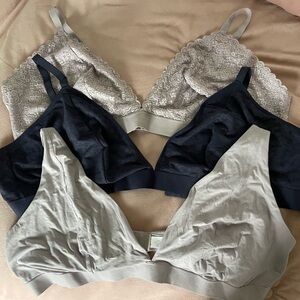 Elegant Lace and Smooth 4X Old Navy Bras Set of 3
